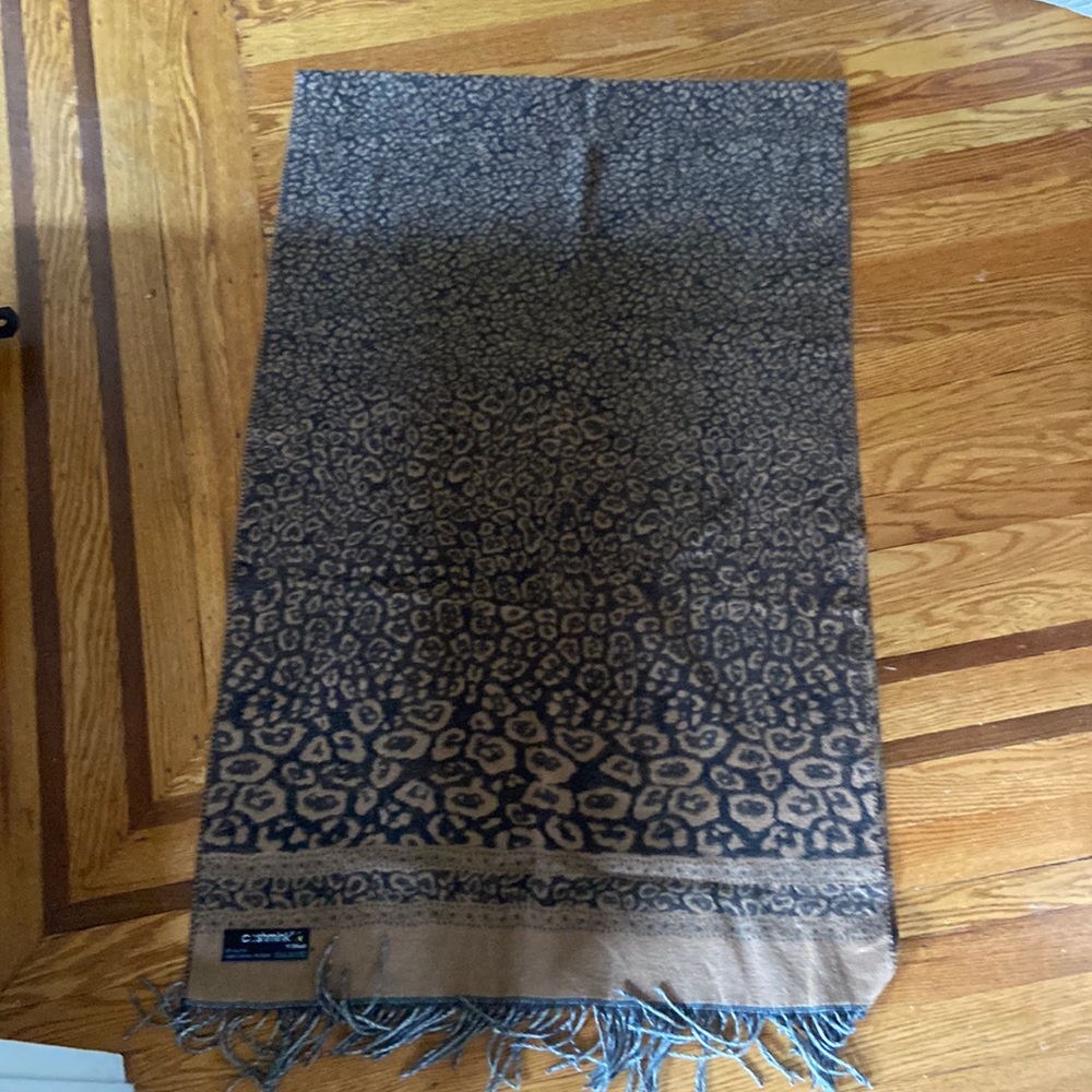 Large scarf/wrap leopard